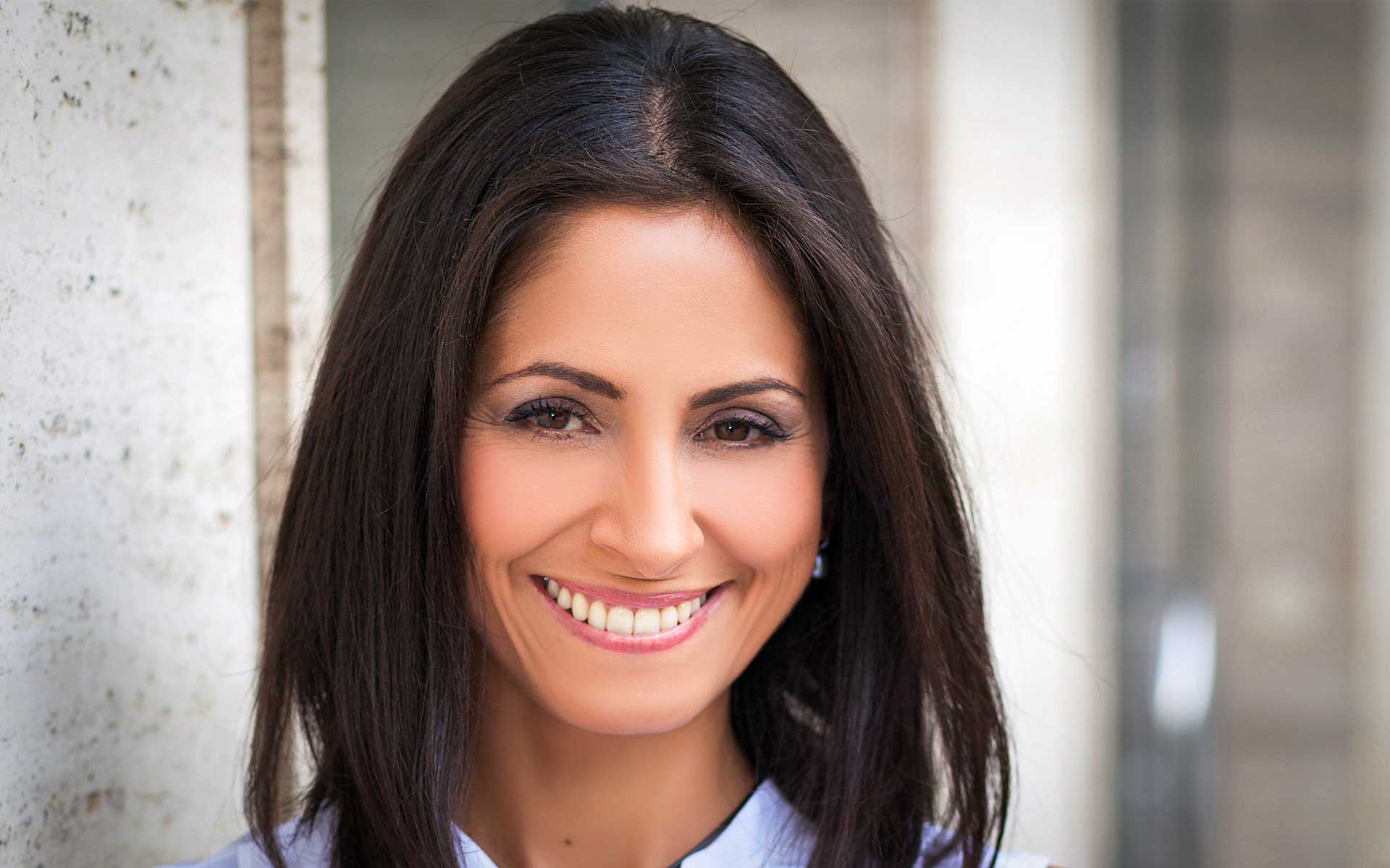 Fotoportrait von Asli Demirel, Diplom-Ingenieurin für Lebenstechnologie, Berlin.